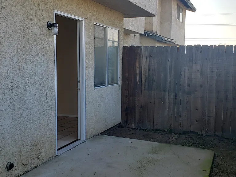 3501 Hughes Ln #B — Photo 6