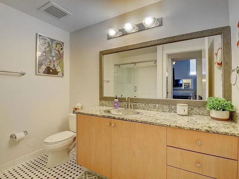 185 NE 4th Ave #210 — Photo 19