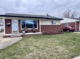 1291 N Selfridge Blvd, Clawson, MI 48017