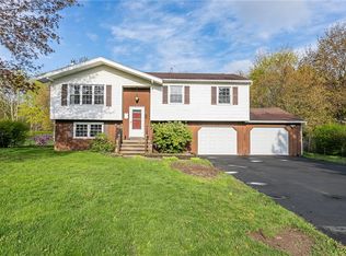 6365 Harvest Dr, Sodus, NY 14551