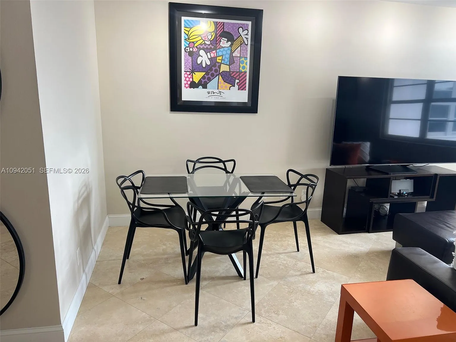 The Decoplage Condo — Photo 2