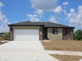 6441 N 13th Ct, Lincoln, NE 68521