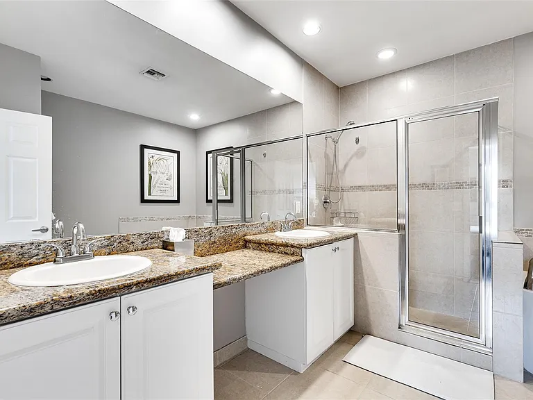 1224 NE 18th Ave #1 — Photo 17