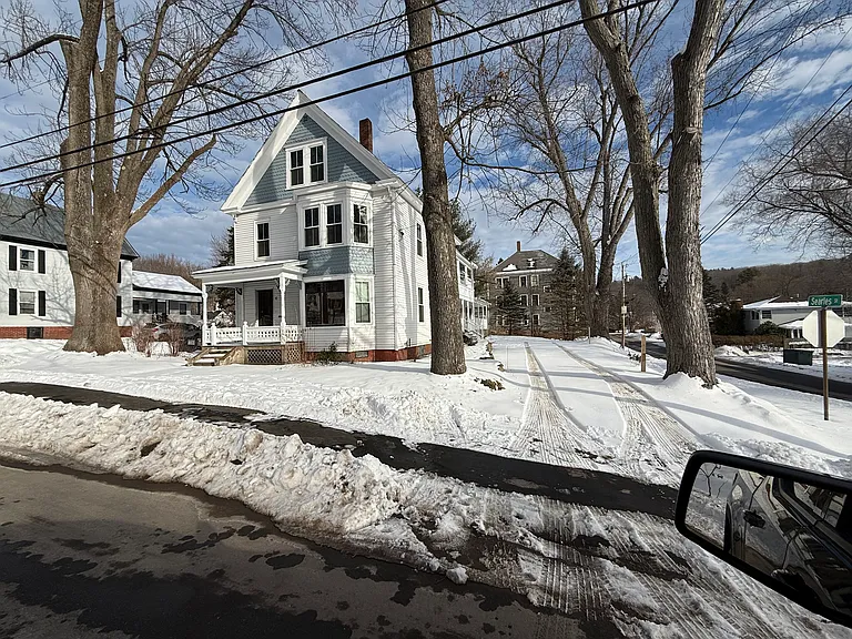 41 Knapp St #4 — Photo 9