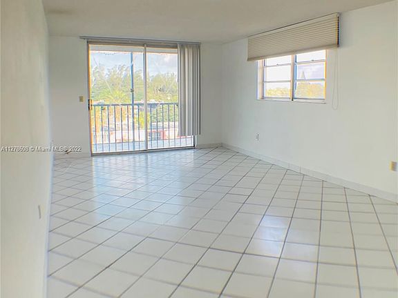 4th image of 12590 NE 16th Ave APT 610