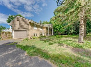 8750 Queensland Ln N, Maple Grove, MN 55311