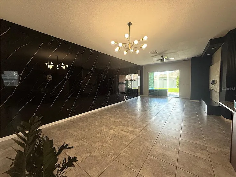 2074 Brillante Dr — Photo 3