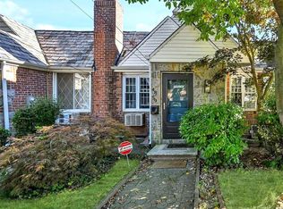 48-59 207th St, Flushing, NY 11364