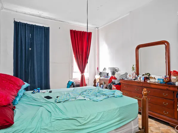 1536 Gates Avenue image 22 of 28