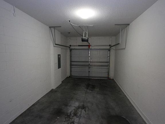 5th image of 1048 Rock Harbor Ave #3