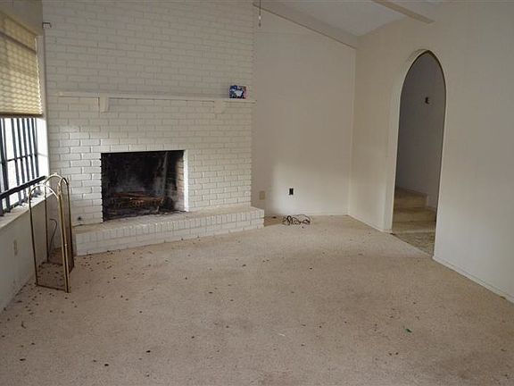 2nd image of 3624 Brenda Ln