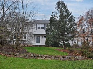 8 Lookout Rd, Randolph, NJ 07869