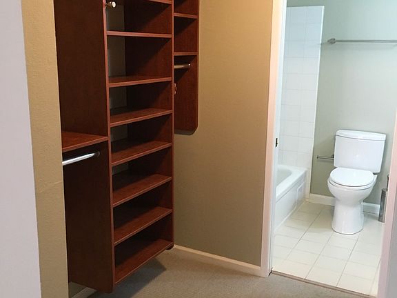 Closte organizer in Master bedrooom