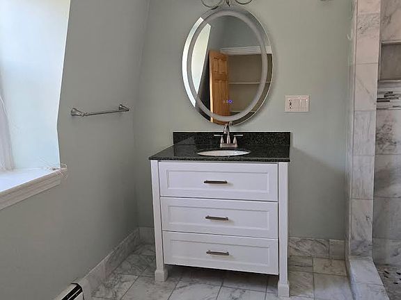 4th image of 49 Glenwood Rd #1