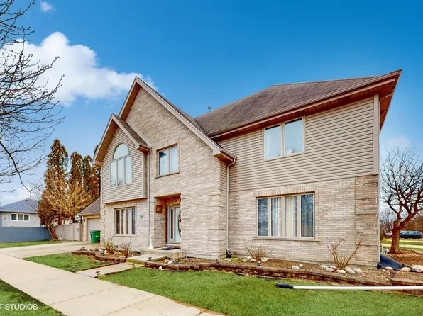 8401 New Castle Ave, Burbank, IL 60459