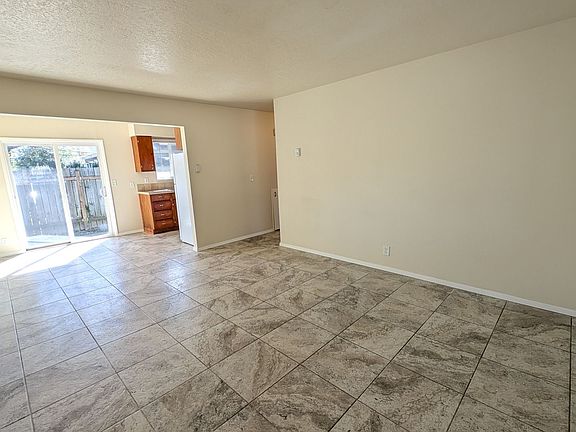 5th image of 1134 E Main St APT 1