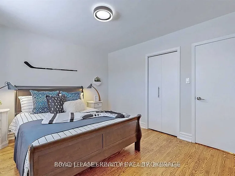 17 Baroness Cres #UPPER — Photo 25