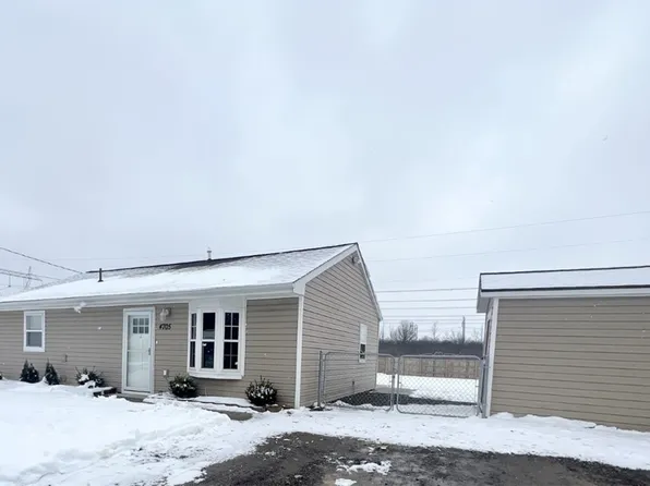 4705 Isherwood Dr, Niagara Falls, NY 14305