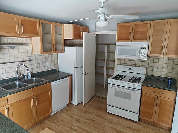 3rd image of 329 Silverwood Ct APT B2