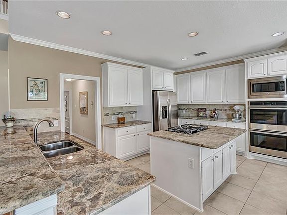 4th image of 822 Doral Dr