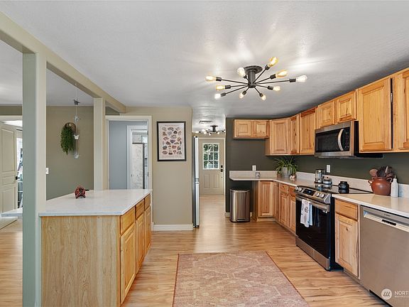 3rd image of 401 E Marion Street
