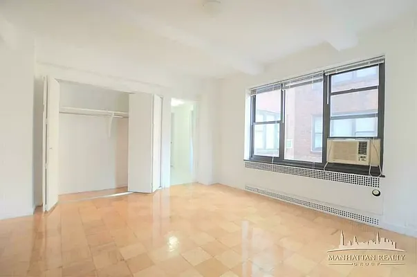 Rented by Manhattan Realty Group | media 4
