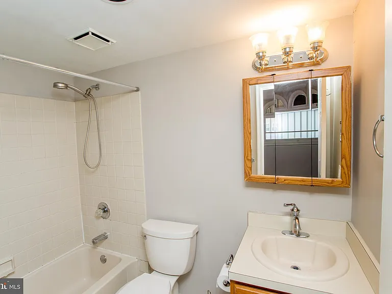 1529 Margaret Ct — Photo 43