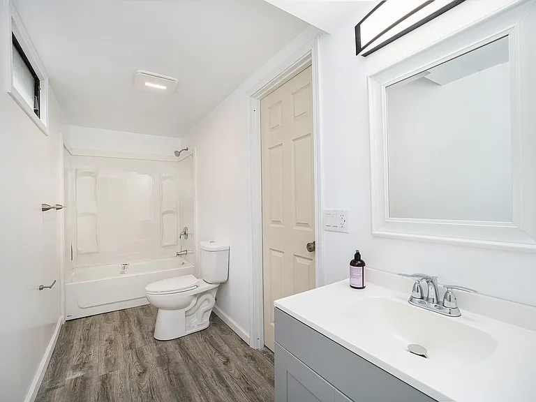 3027 Haskell St — Photo 23