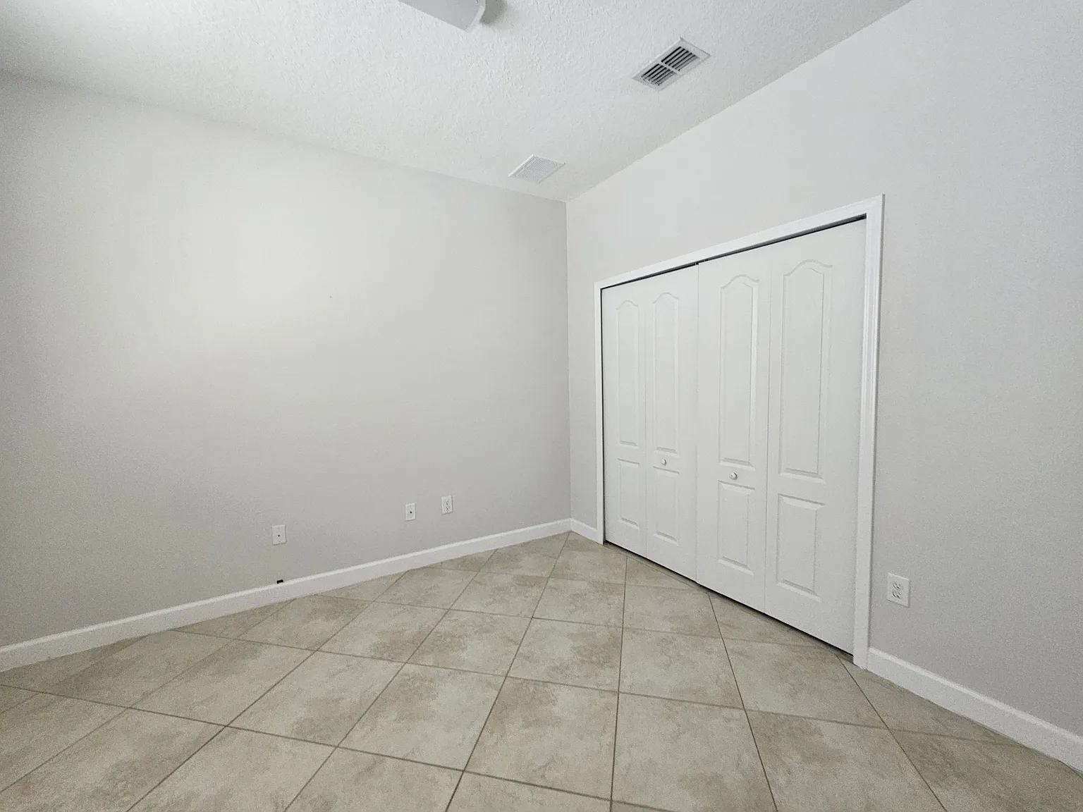 2718 Atherton Drive Orlando FL 32824 / — Photo 3