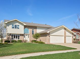 19612 Brookridge Dr, Tinley Park, IL 60487