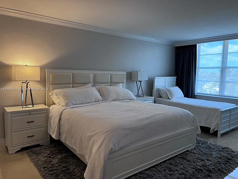 5161 Collins Ave #505 — Photo 22