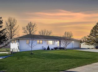 307 W Orange Rd, Waterloo, IA 50701