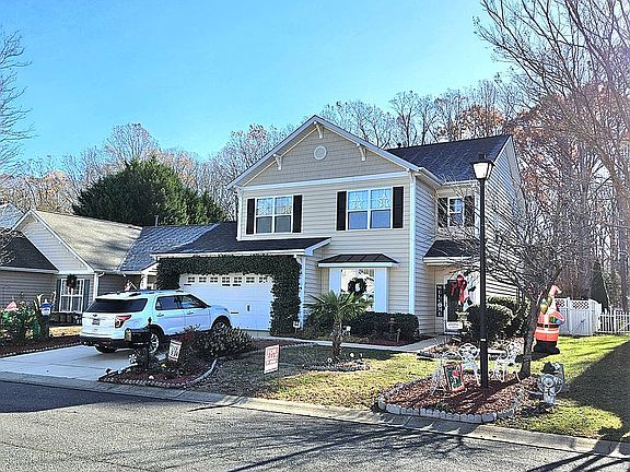 3rd image of 676 Goldflower Dr