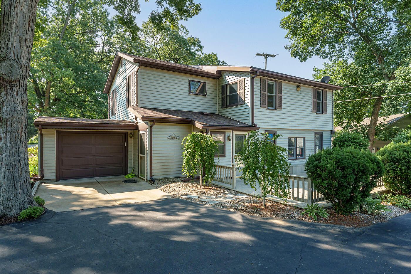 1518 Burlington Dr, Hickory Corners, MI 49060 MLS 23028555 Zillow