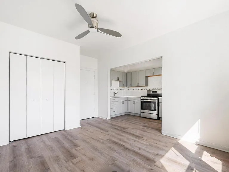 5726 N. Winthrop — Photo 42