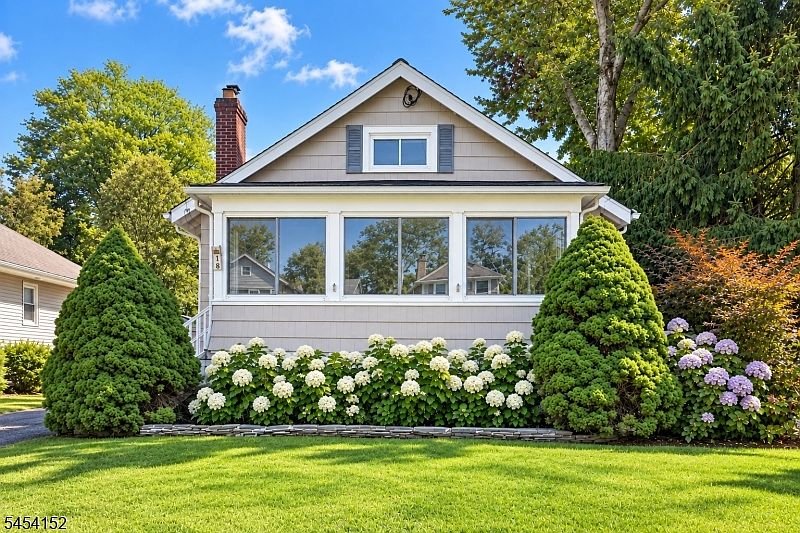 1st image of 18 Stewart Pl