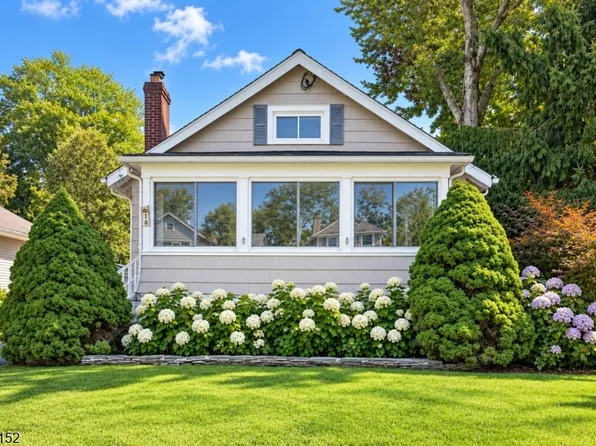 18 Stewart Pl, Fanwood Boro, NJ 07023