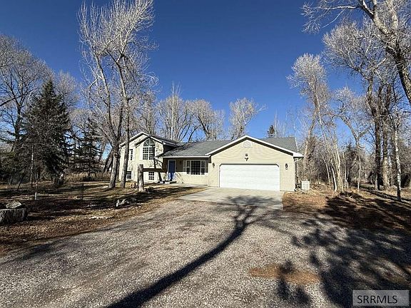 3rd image of 4189 E 460 N