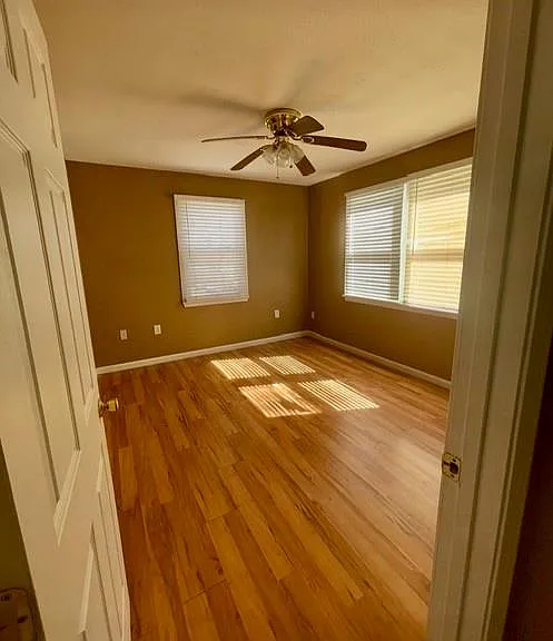 2329 Lyndell Dr — Photo 11