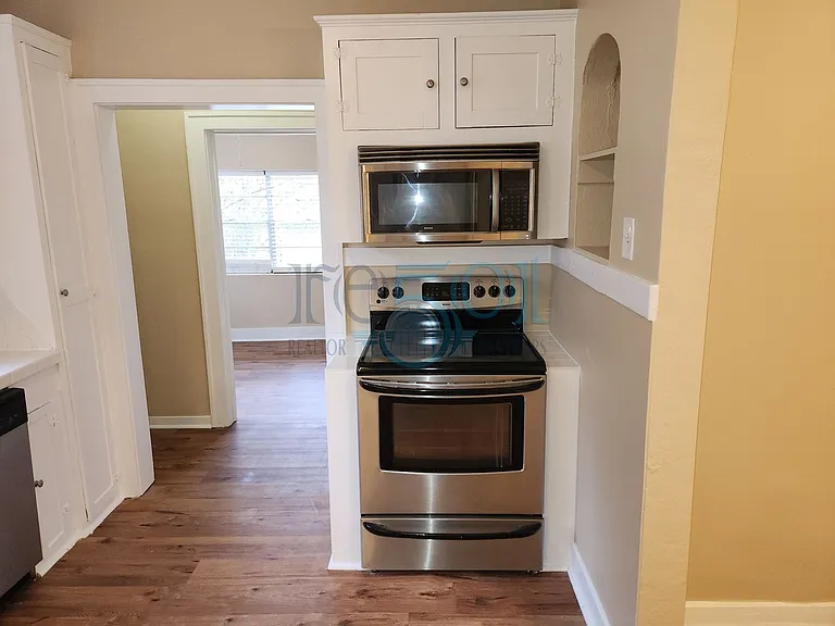 119 N Monroe St — Photo 12