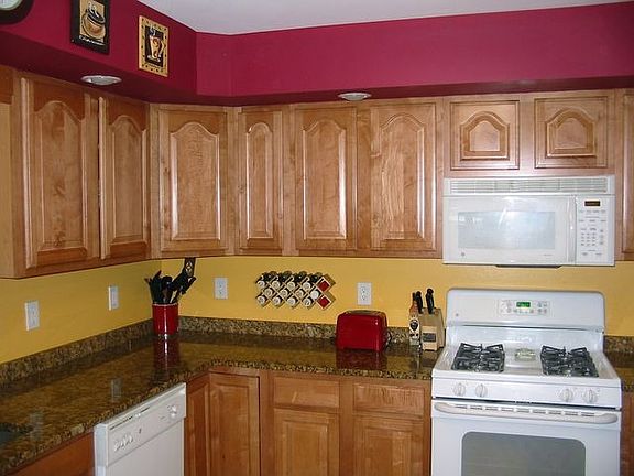 4th image of 239 Catherine St #239