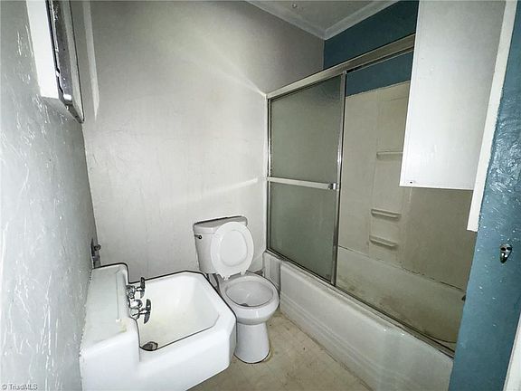 5th image of 512 James St