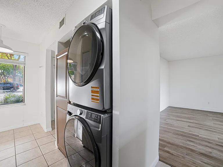 1041 Coral Club Dr #1041 — Photo 14