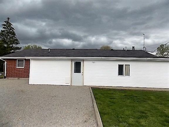 3rd image of 34 Yukon Ct