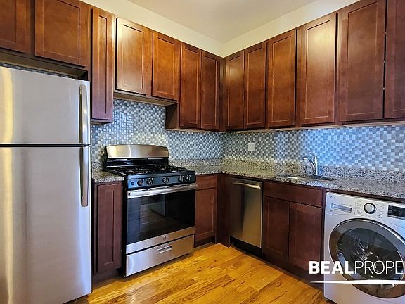 4th image of 635 W Oakdale Ave APT 3