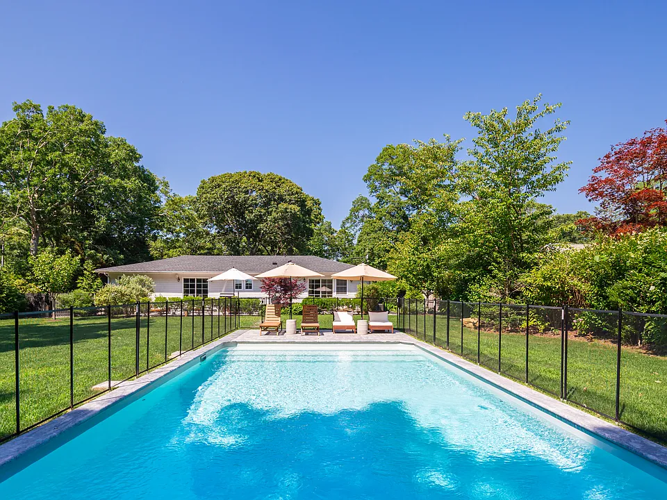 22 Sandra Rd