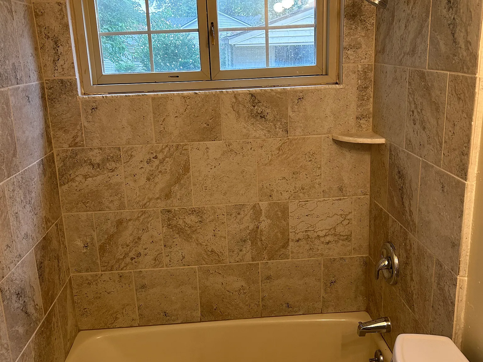 3 bed, 980 sqft, $1,650 — Photo 4
