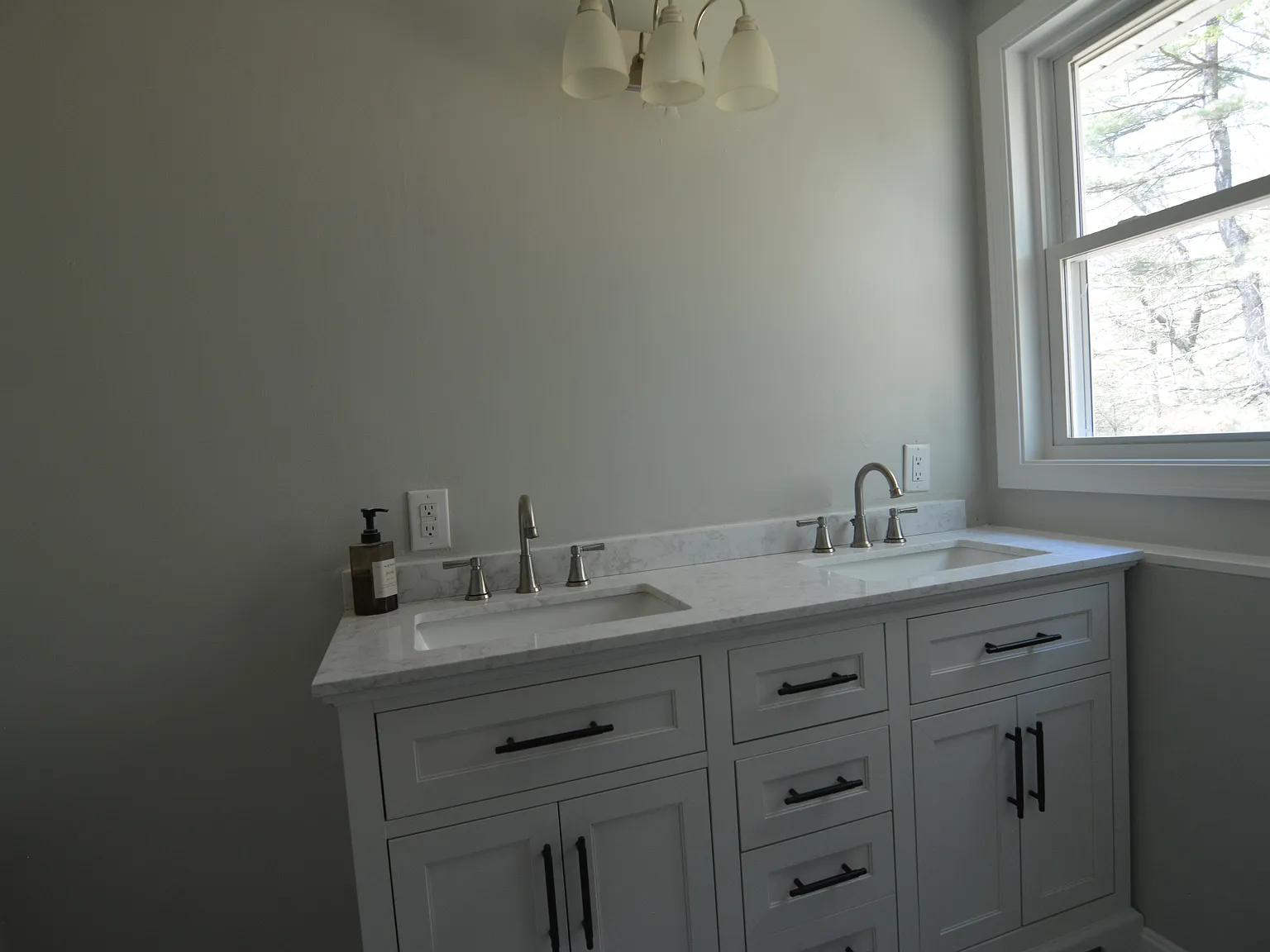 4 bed, 1800 sqft, $3,200 — Photo 4