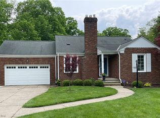 22697 Mastick Rd, Fairview Park, OH 44126