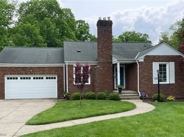 22697 Mastick Rd, Fairview Park, OH 44126